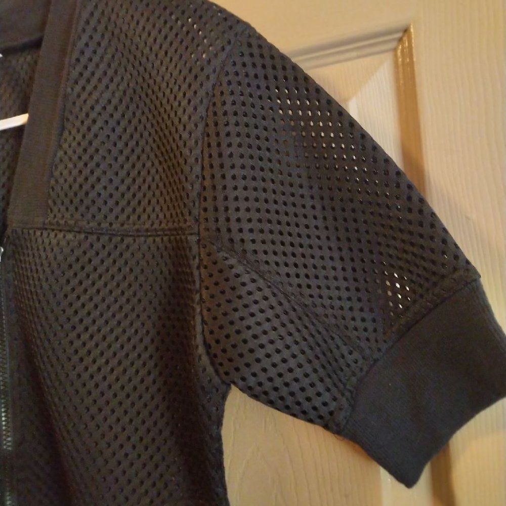 Fabletics short sleeved jersey jacket M black - Picture 8 of 9